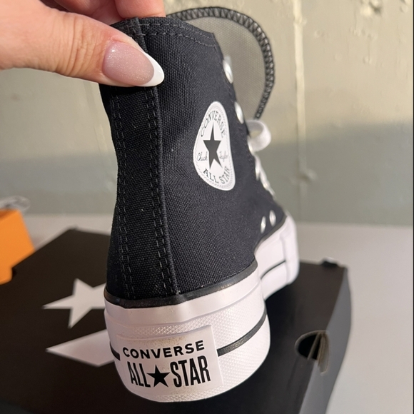 Converse Platform Black and White Chuck Taylor Woman's High-Top Sneakers Size 5 - Picture 7 of 7